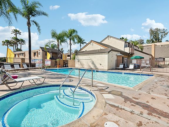 Hot tub and Pool
