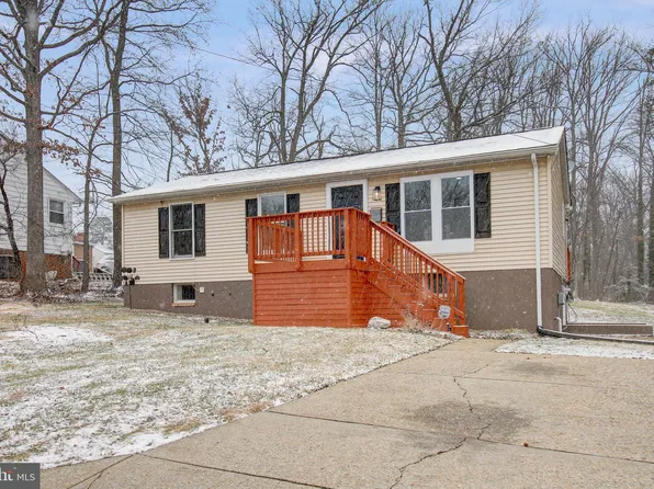 6812 3rd St, Riverdale, MD 20737