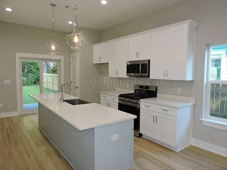 706 N F St #A — Photo 7