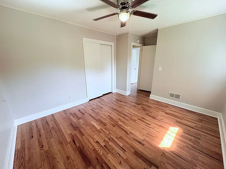 207 Holly Ave — Photo 23