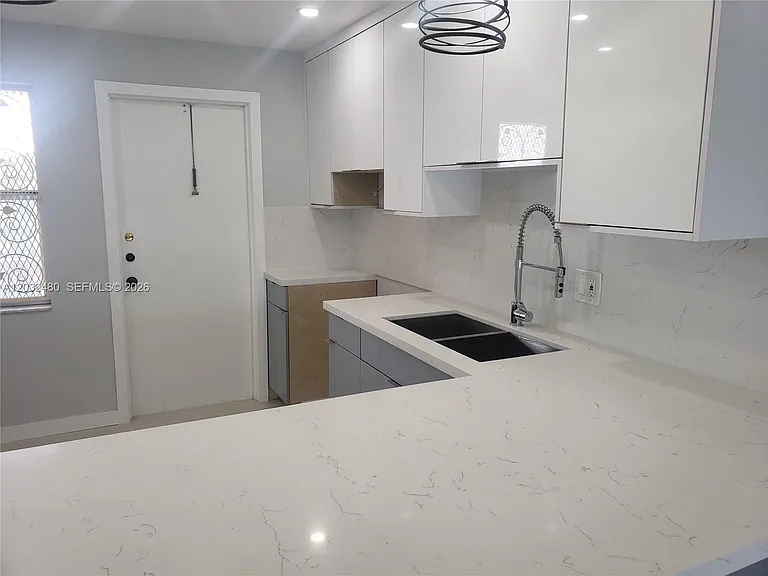 4700 Washington St #404 — Photo 6