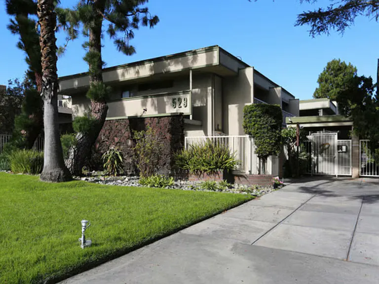 Arcadia Pines — Photo 2