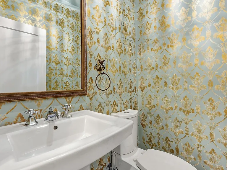 1238 W Coronado Rd — Photo 33
