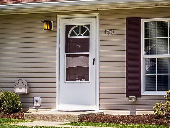 150 Meadowood Rd-09