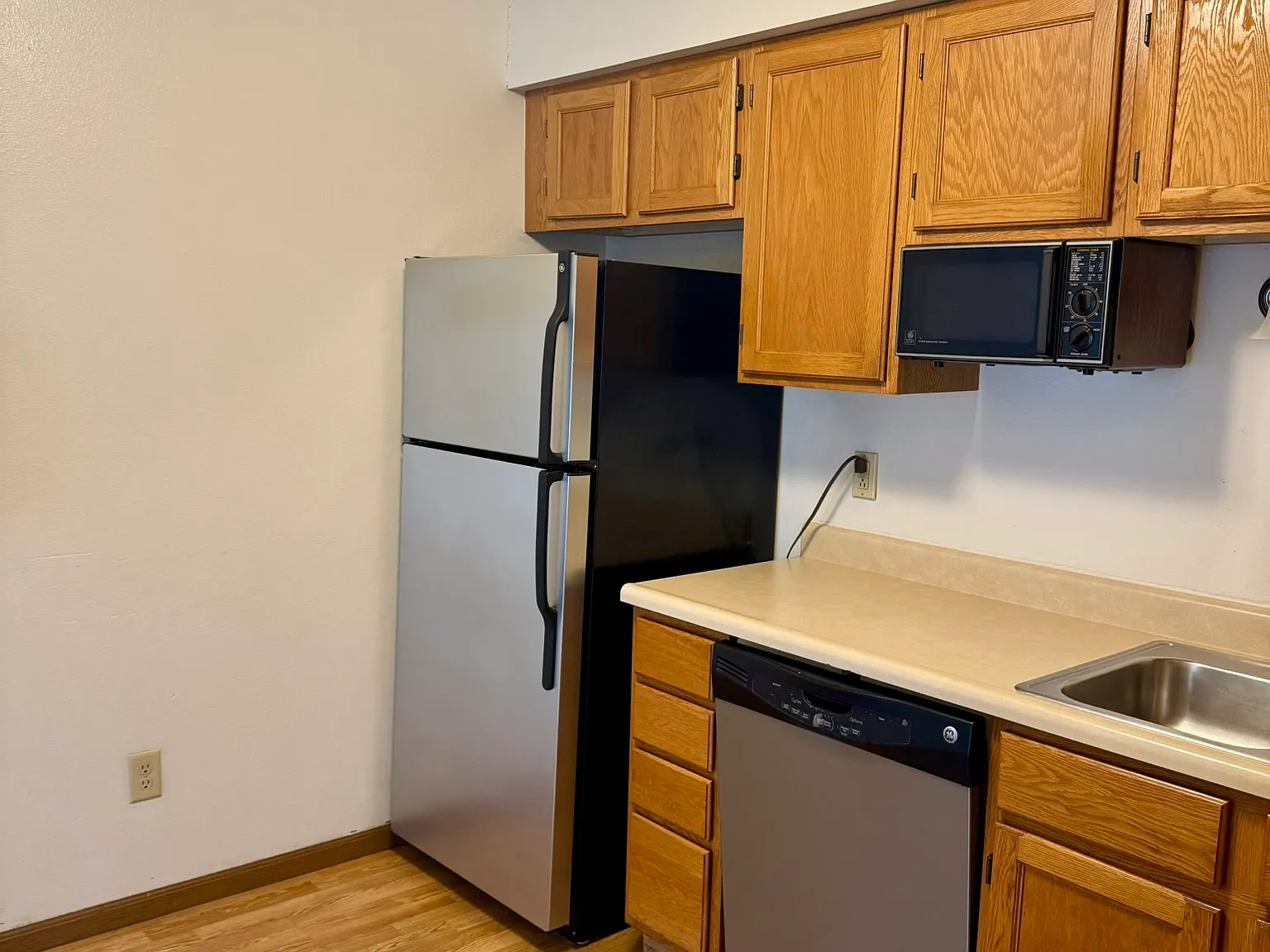 3 bed, $1,683 — Photo 3
