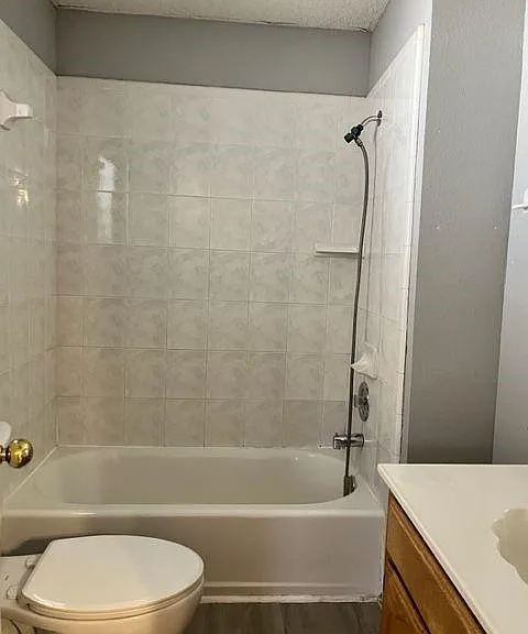 983 Washington Ave — Photo 7