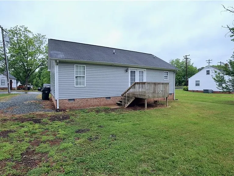 1324 Whitsett St — Photo 18