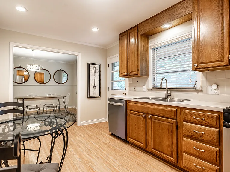 8071 Allisonville Rd — Photo 11