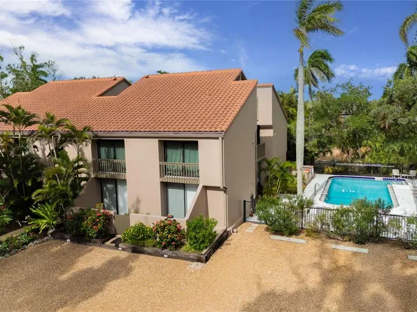 220 Pass Key Rd #220, Sarasota, FL 34242