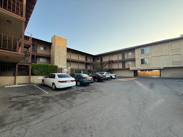 4240 Menlo Ave #12 — Photo 2
