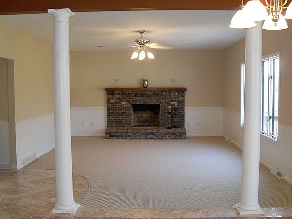 4th image of 26950 Windwood Way