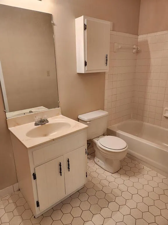 317 Broadway St., . - Unit #2 — Photo 4