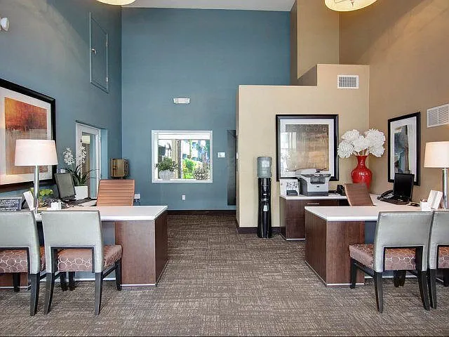 Covina Grand — Photo 27
