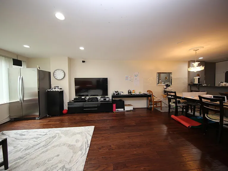 173 Oak St #104 — Photo 2