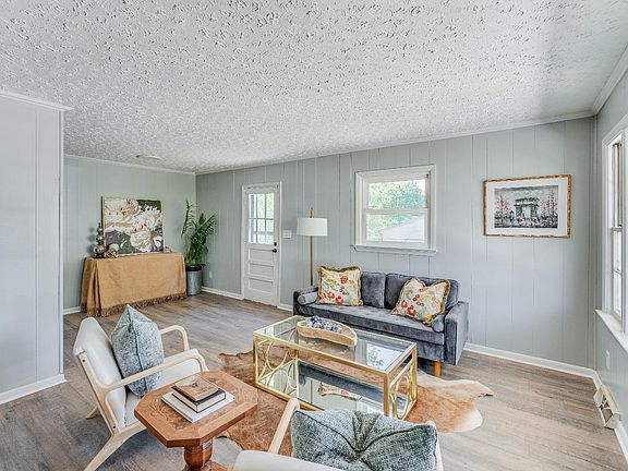 2nd image of 1324 Gilmore Cir