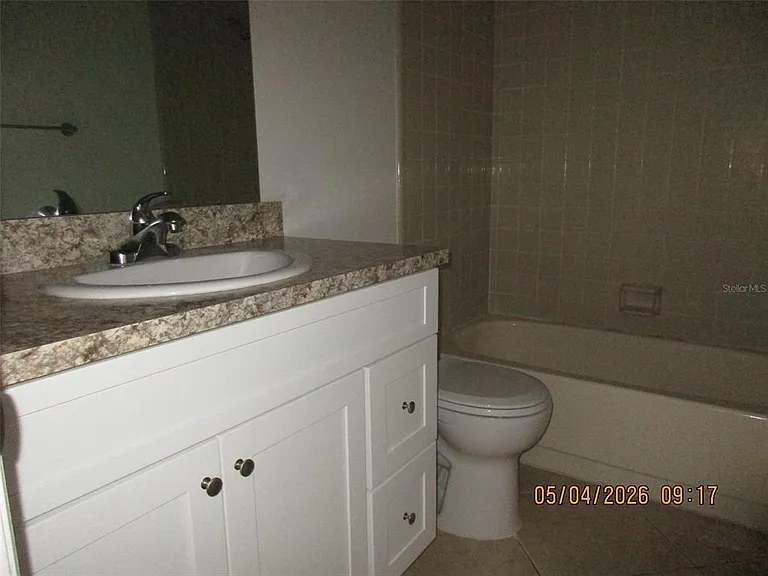 2112 Bahamas Ct — Photo 8