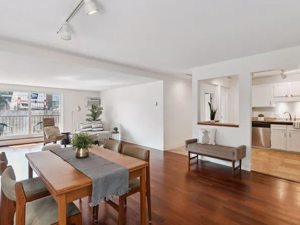 4820 Park Commons Dr APT 132, Saint Louis Park, MN 55416