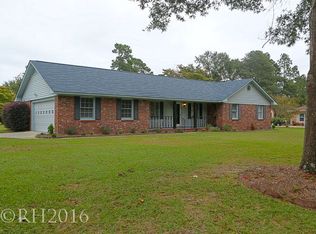 1055 Twin Lakes Dr, Sumter, SC 29154