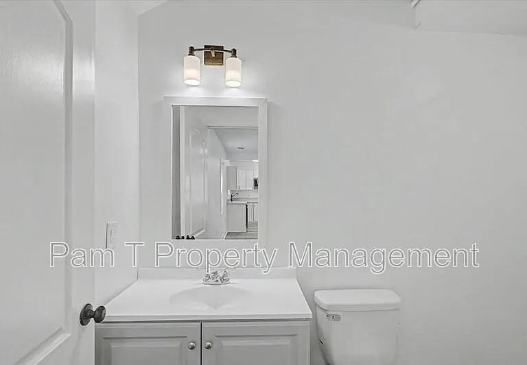 1200 E 37th St — Photo 9
