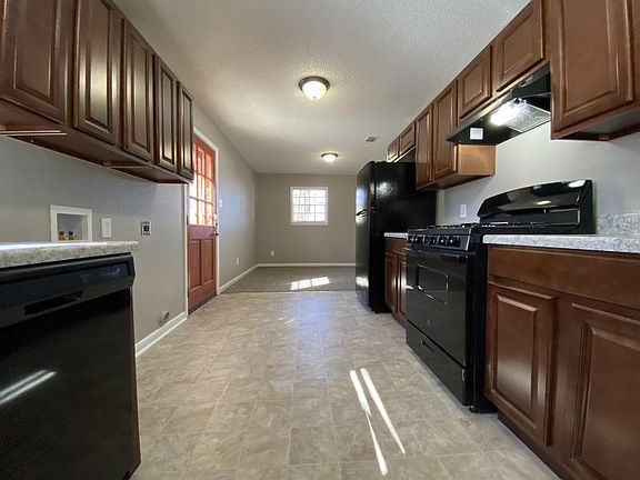 3rd image of 7201 Acorn Pl