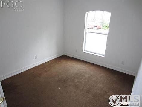 5th image of 905 James Ave