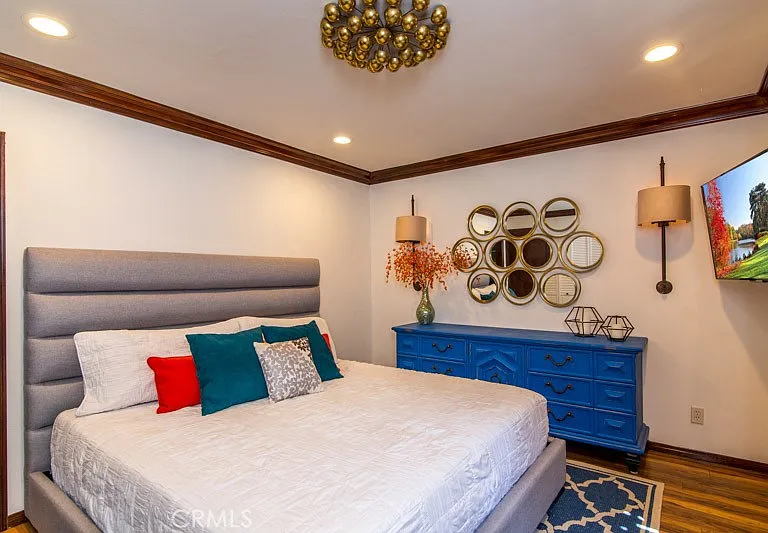 708 E Alta Way — Photo 11