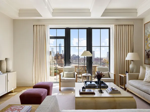 212 W 18th St APT 15A, New York, NY 10011