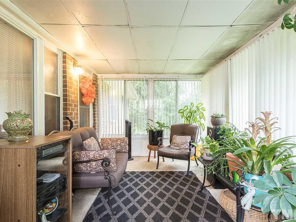 1st image of 4605 West Ave