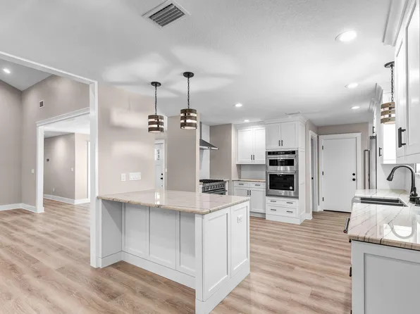 343 Oaklake Ln, Niceville, FL 32578