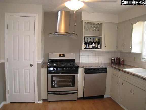3rd image of 13646 Iris Ave NW
