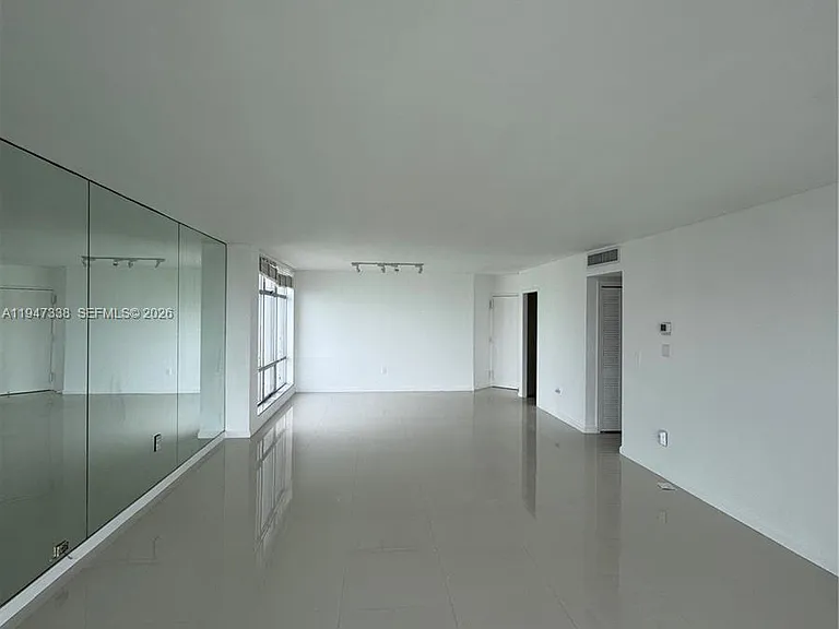 5750 Collins Ave #10F — Photo 3