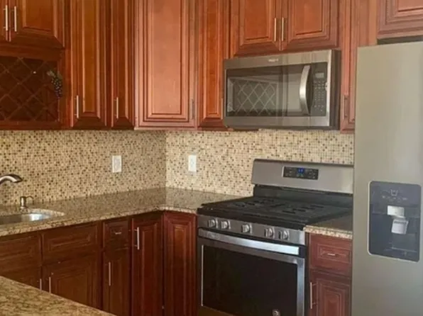 557 Broadway #2, Bayonne, NJ 07002