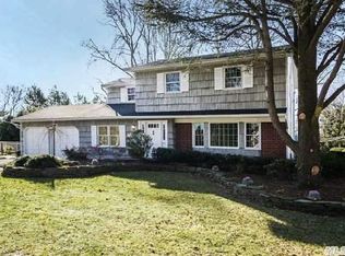 14 Bartel Dr, Greenlawn, NY 11740