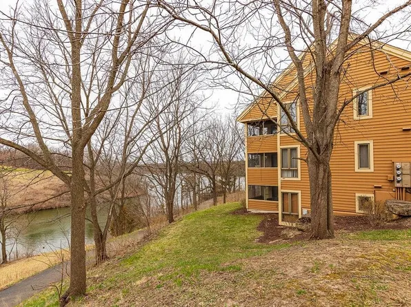A7 Long Bay Point Dr, Galena, IL 61036