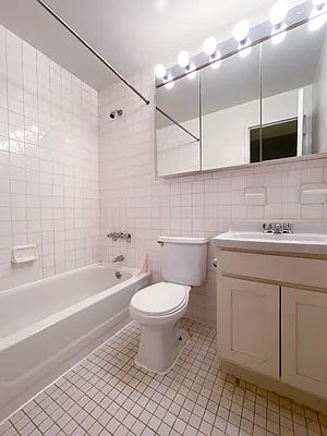 Rented by City Connections Realty | media 15