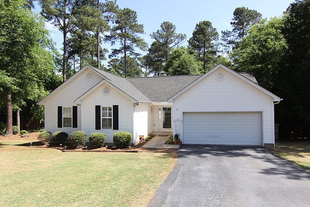 1st image of 104 Woodbury Dr