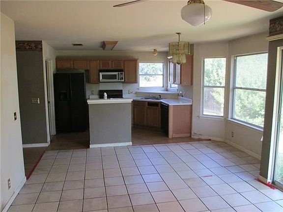 3rd image of 110 Dogwood Dr