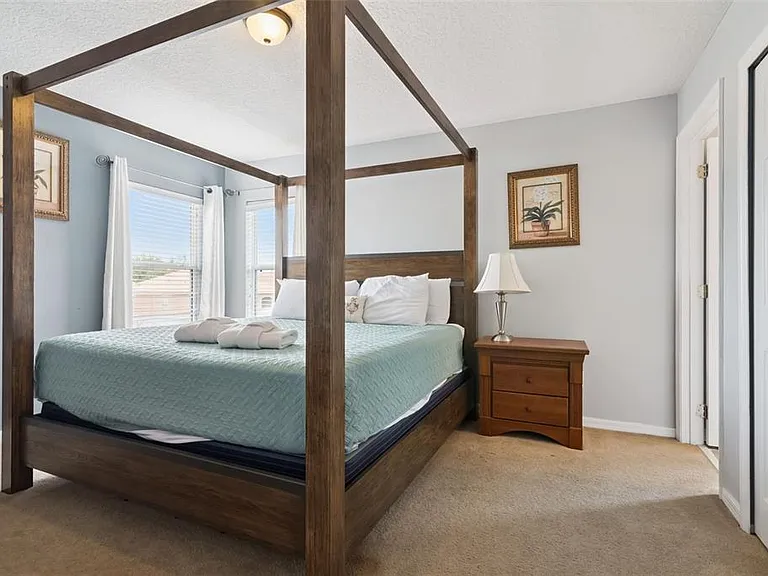 143 Cordova Ave — Photo 21