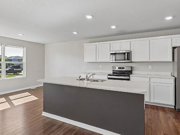 5th image of 289 NW Charlestown Ln #1
