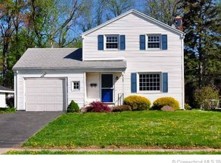 77 Shadow Ln, West Hartford, CT 06110