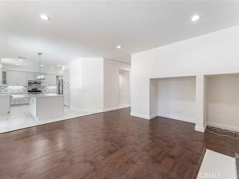 18808 Lull St — Photo 13