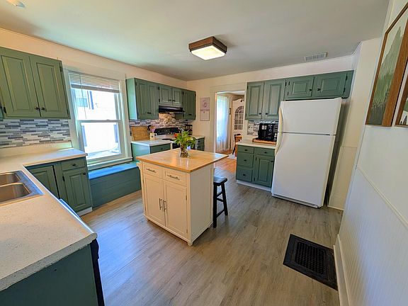 3rd image of 160 Perham Street