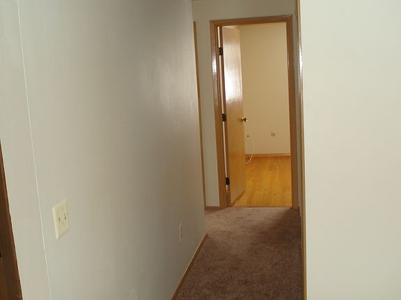 5th image of 20633 Lake Shore Blvd