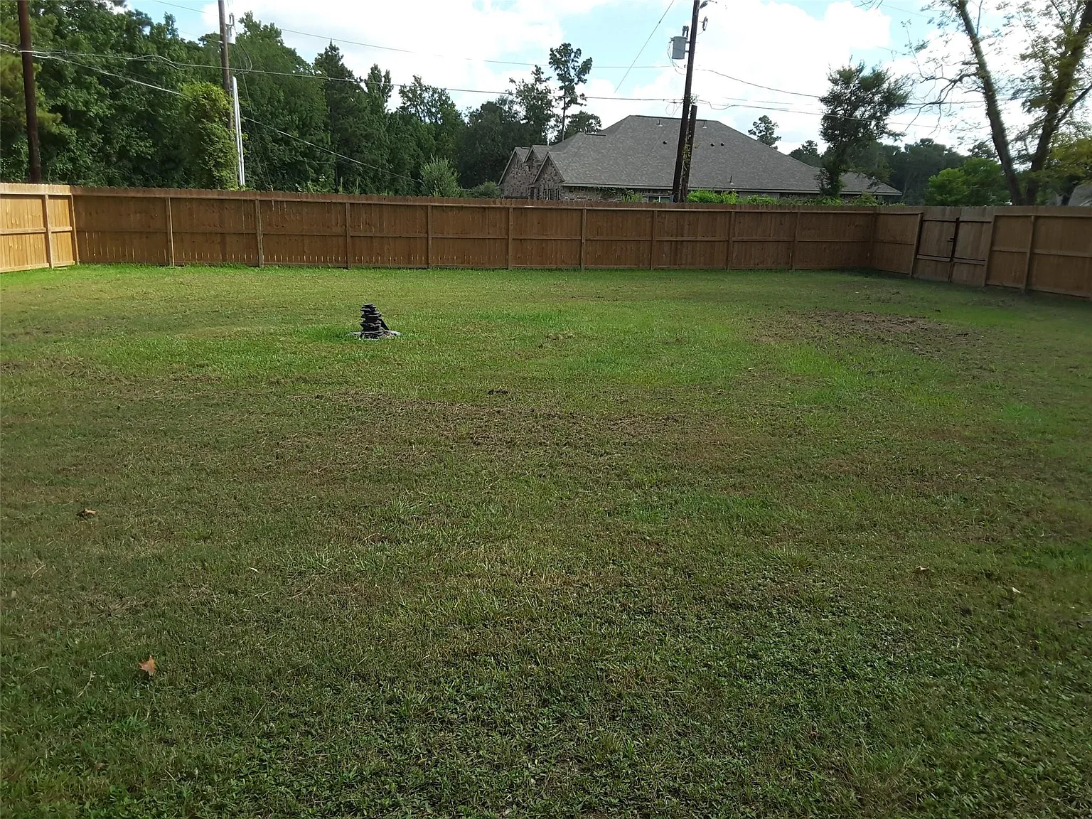 3 bed, 2.0 bath, 1749 sqft, $1,800 — Photo 3