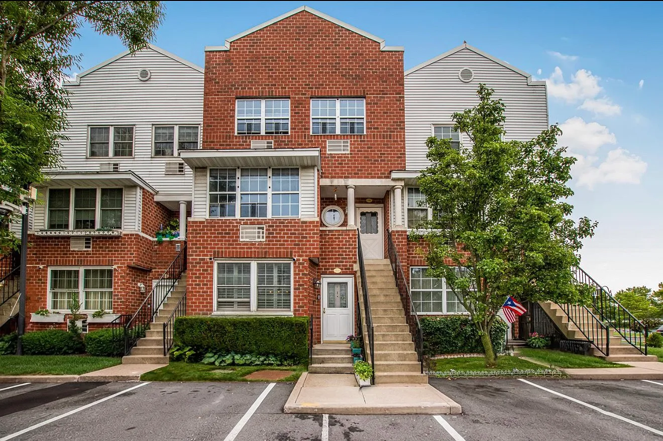 3 bed, 2.5 bath, 1087 sqft, $3,600 — Photo 1