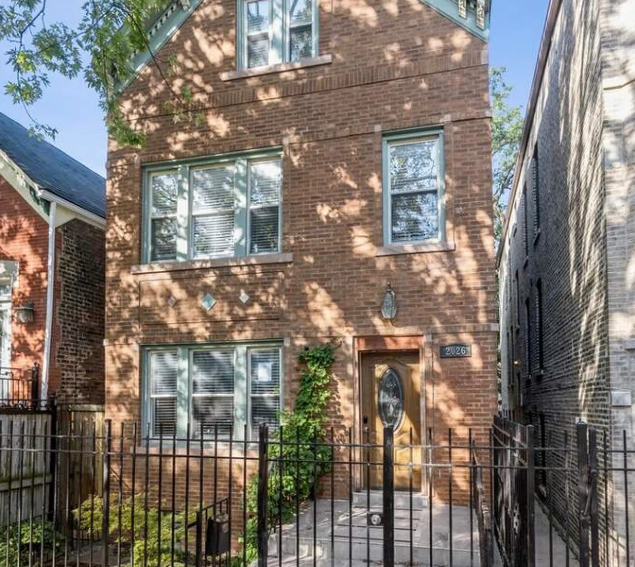 1 bed, $2,400 — Photo 1