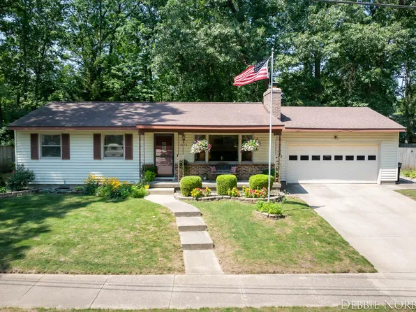 4773 Marshall Ave SE, Kentwood, MI 49508