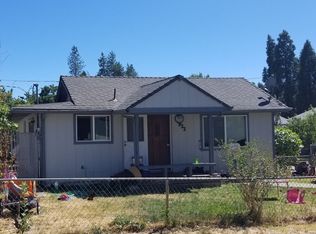 933 SW H St, Grants Pass, OR 97526