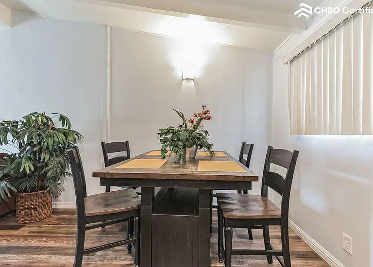 2912 W Century Blvd — Photo 12