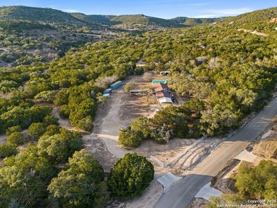 277 W Bear Springs, Pipe Creek, TX, 78063